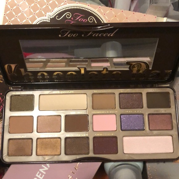 Brand new Too Faced Chocolate Bar Palette - Picture 2 of 2